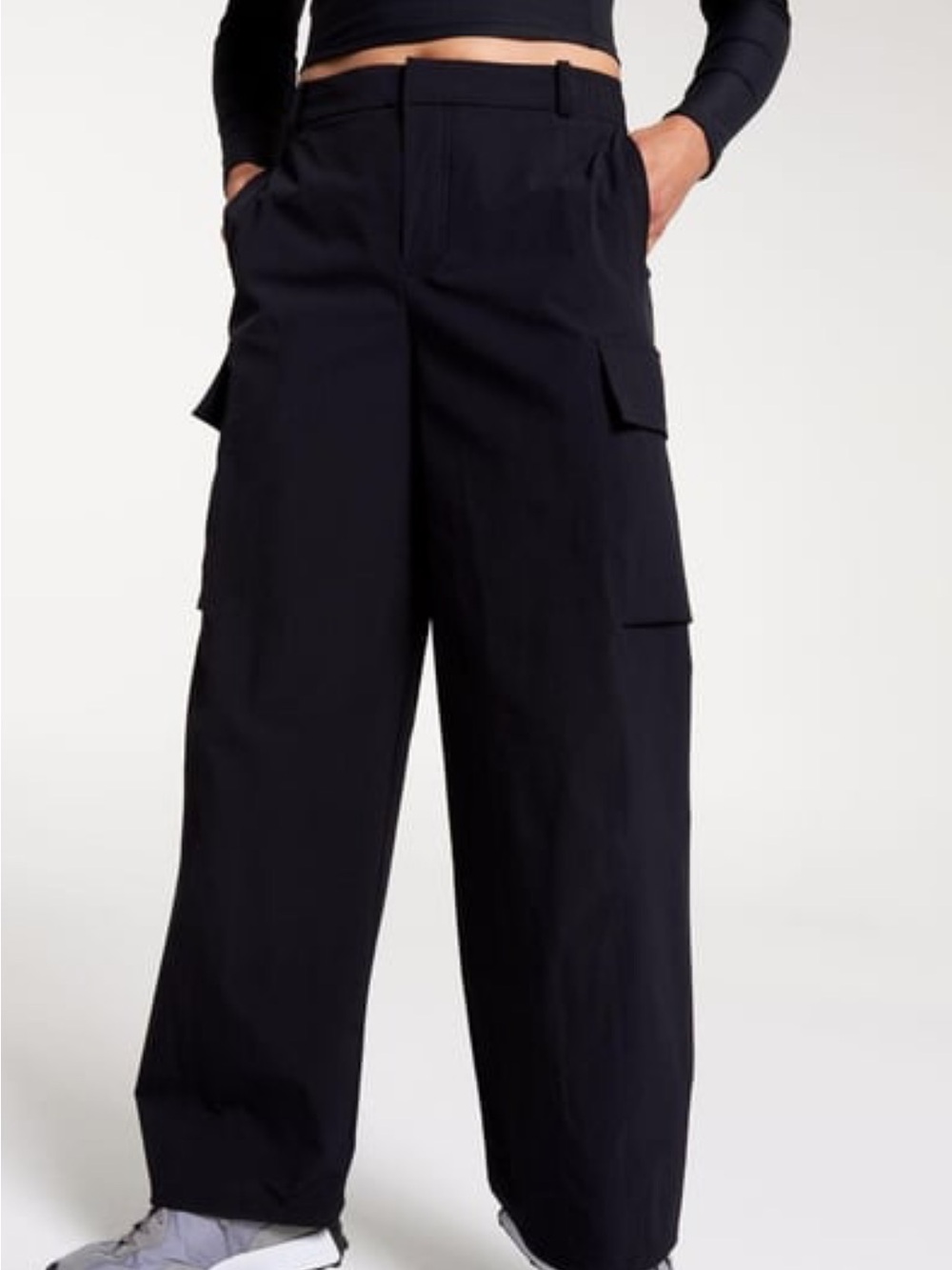 CALIA by Carrie Underwood journey collection Black high riseWide-Leg Cargo Pants